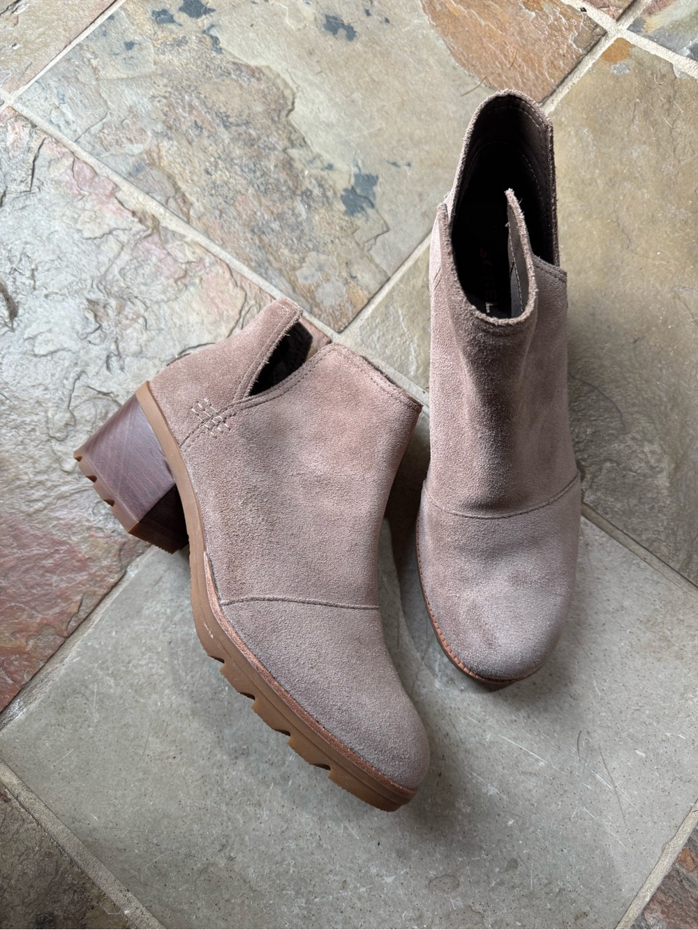 SOREL Cate Cut-Out Waterproof Suede Booties Ash Brown Size 6.5 Pristine